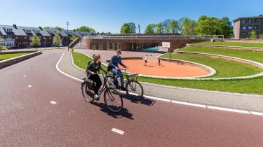 Fietsers op de Dafne Schipperbrug
